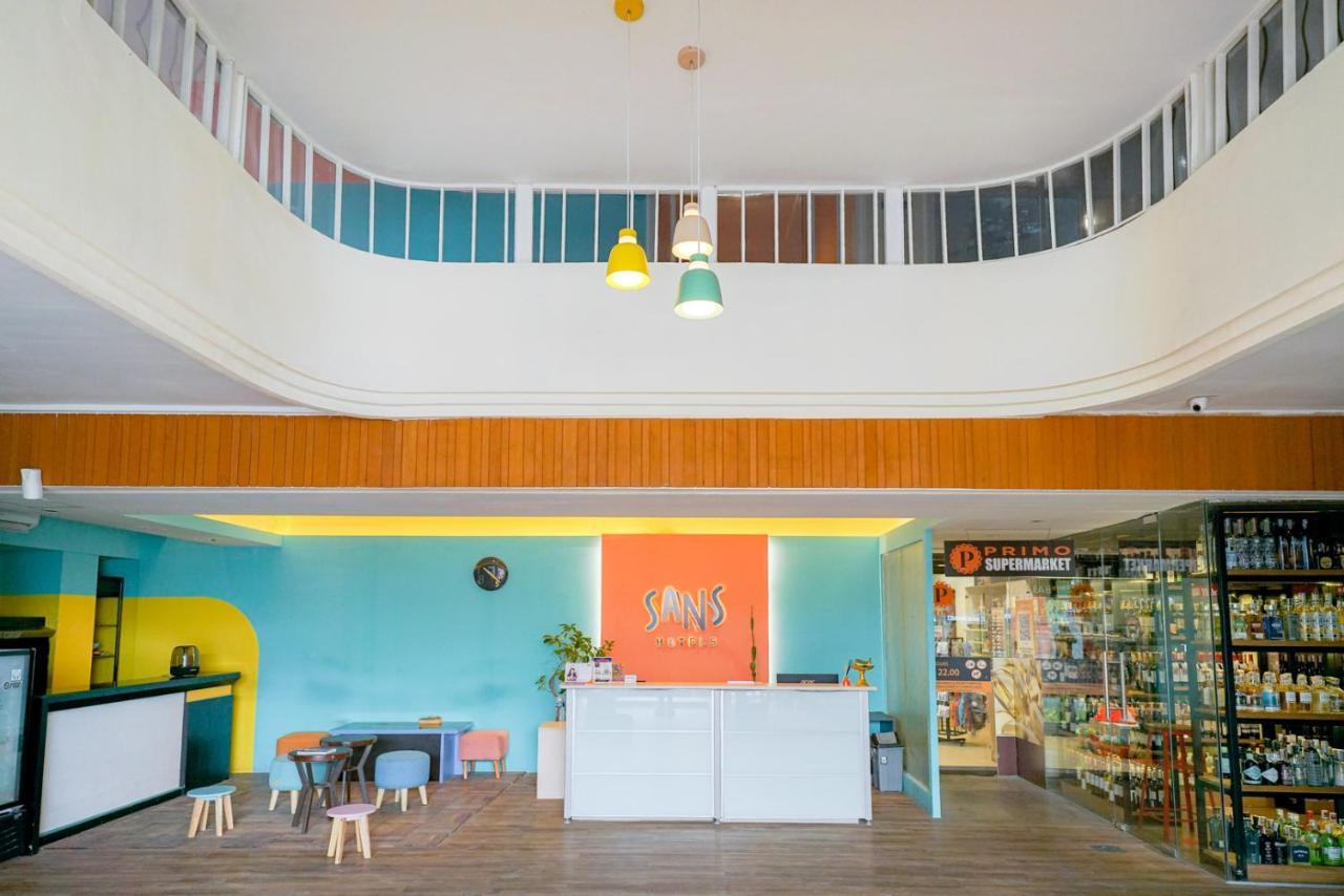 Hotel Reddoorz @ Sunset Point Seminyak Extérieur photo