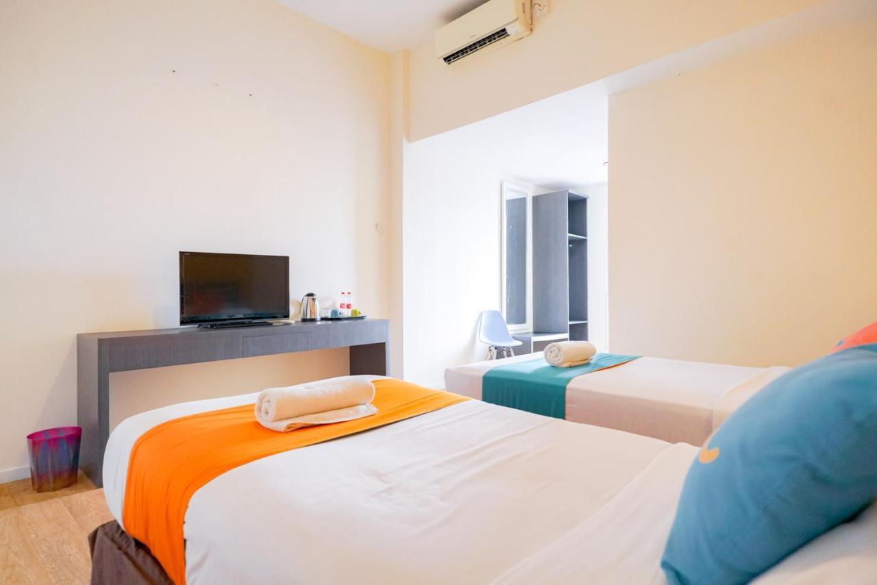 Hotel Reddoorz @ Sunset Point Seminyak Extérieur photo