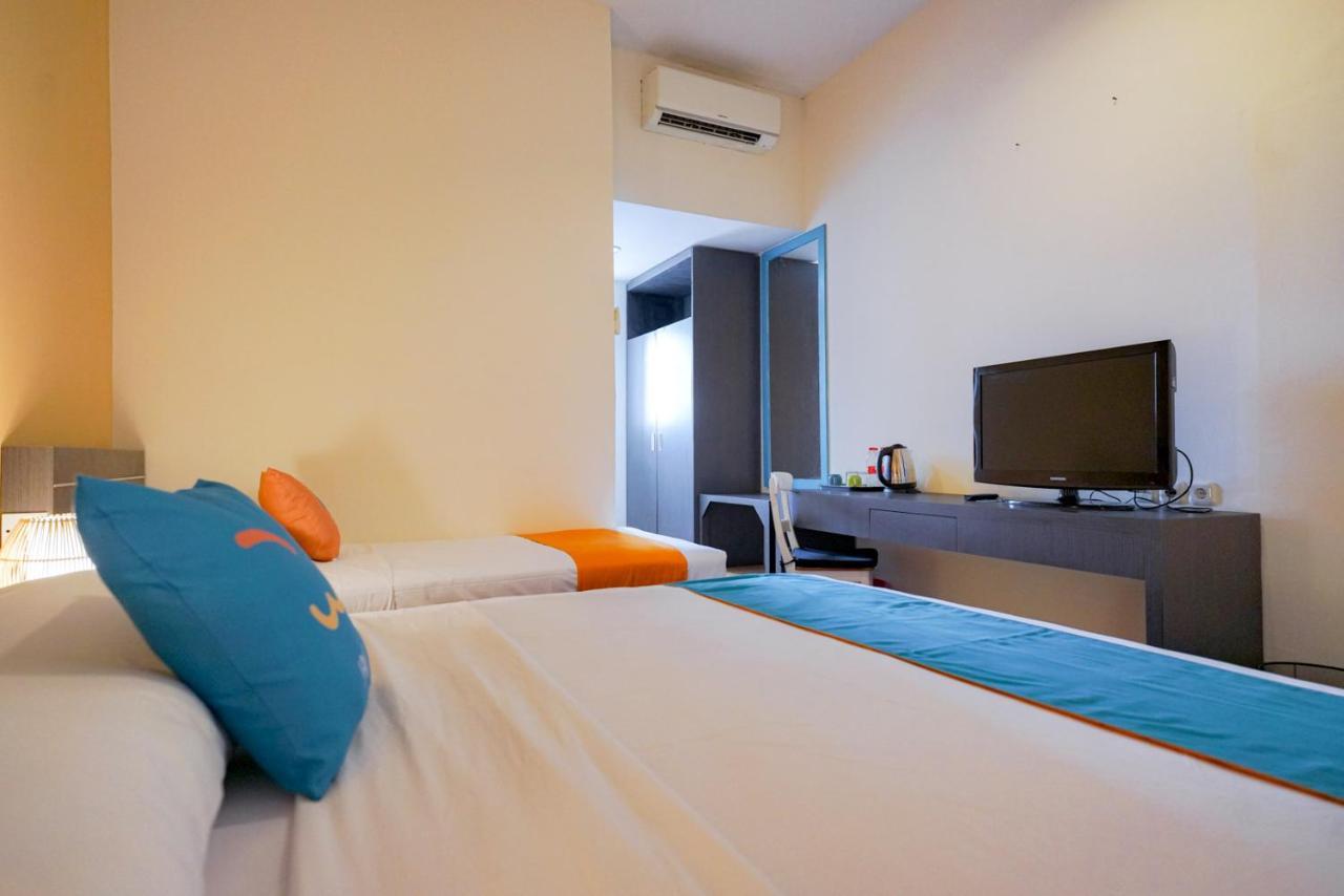 Hotel Reddoorz @ Sunset Point Seminyak Extérieur photo