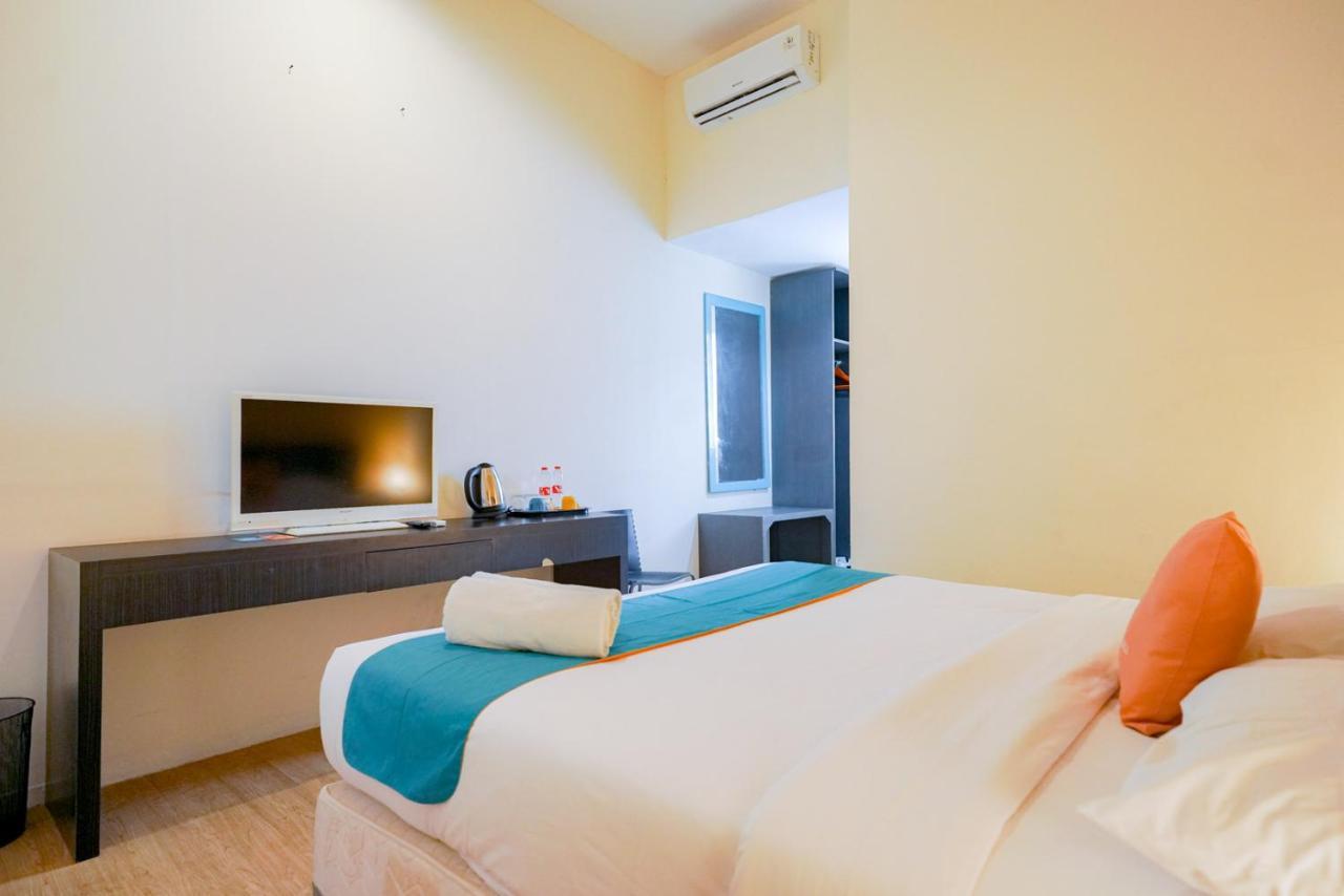 Hotel Reddoorz @ Sunset Point Seminyak Extérieur photo