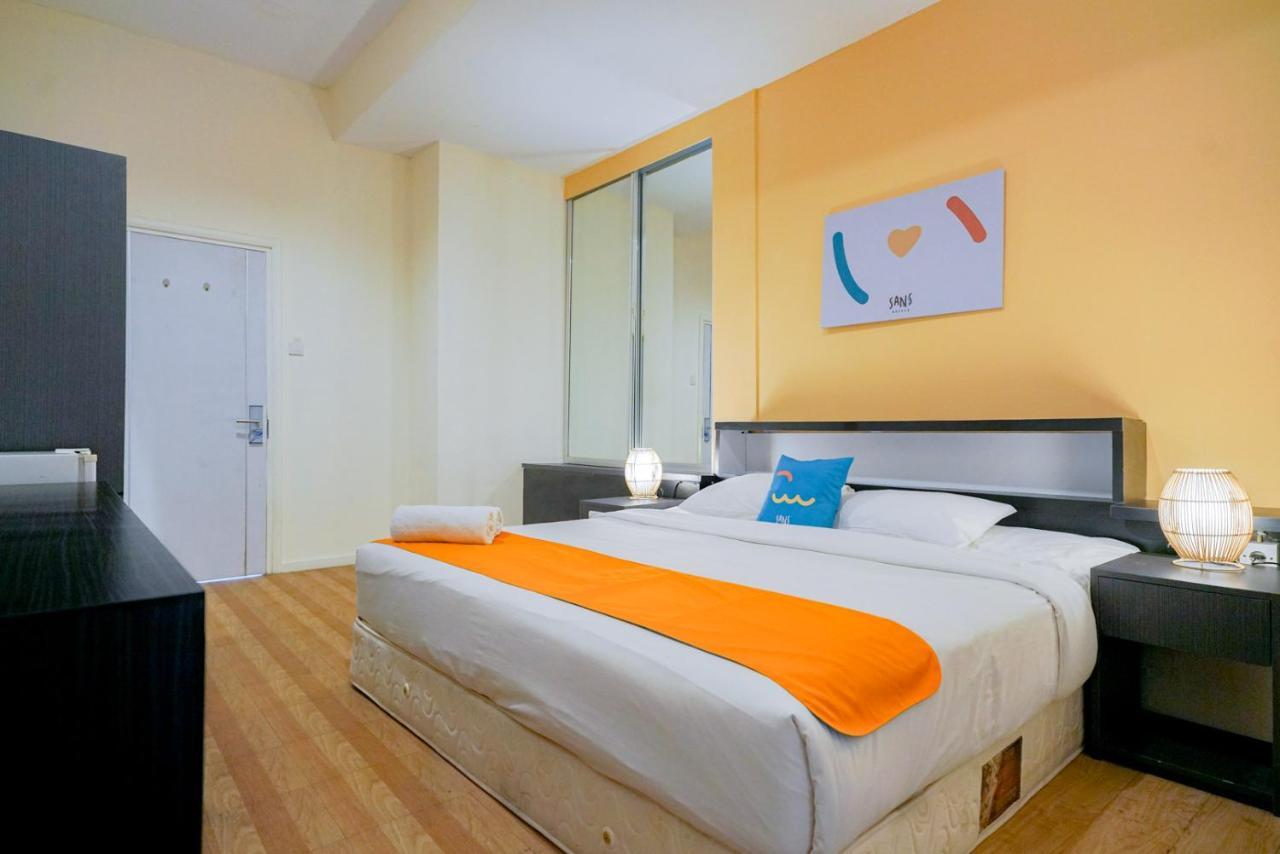 Hotel Reddoorz @ Sunset Point Seminyak Extérieur photo