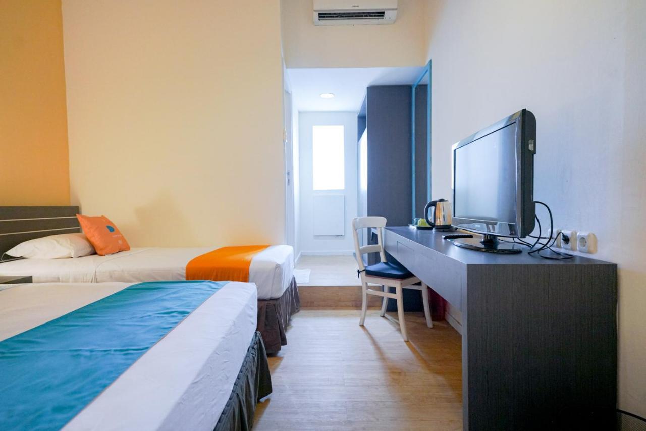 Hotel Reddoorz @ Sunset Point Seminyak Extérieur photo