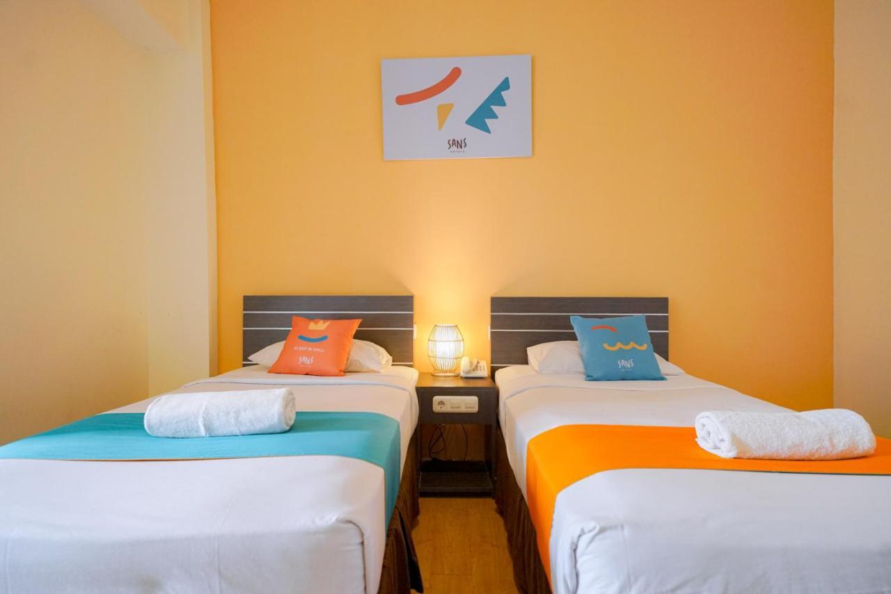Hotel Reddoorz @ Sunset Point Seminyak Extérieur photo