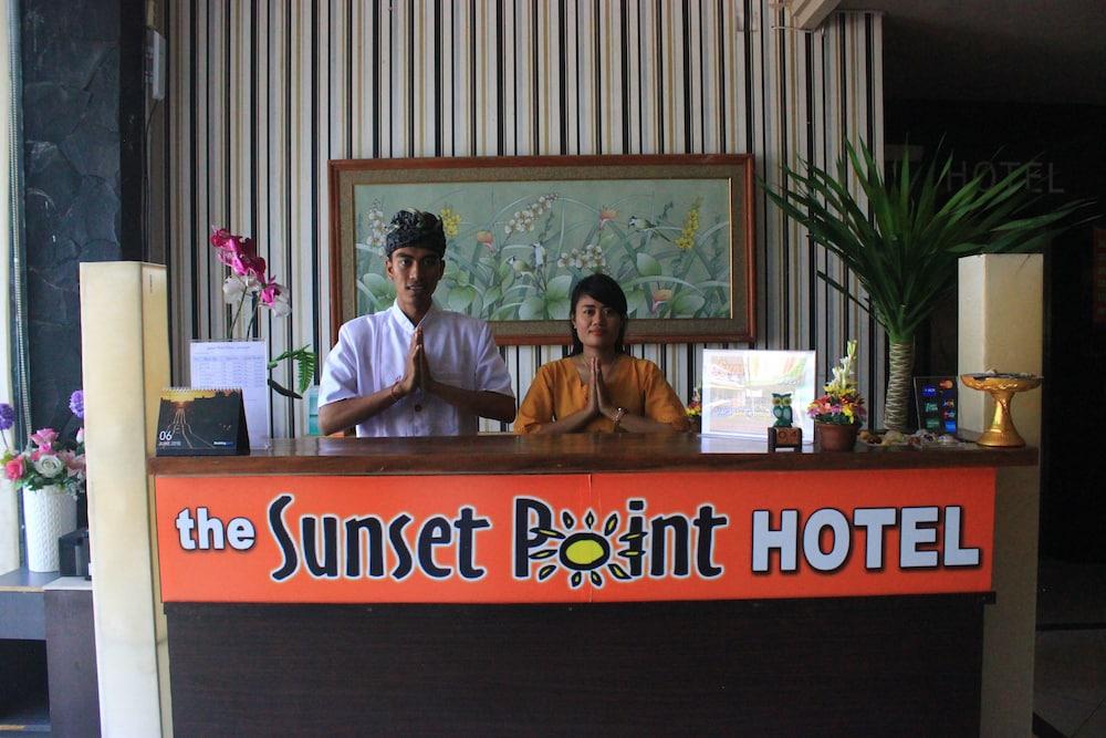 Hotel Reddoorz @ Sunset Point Seminyak Extérieur photo