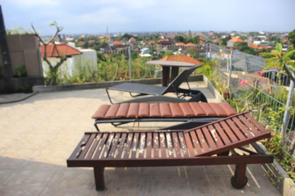 Hotel Reddoorz @ Sunset Point Seminyak Extérieur photo